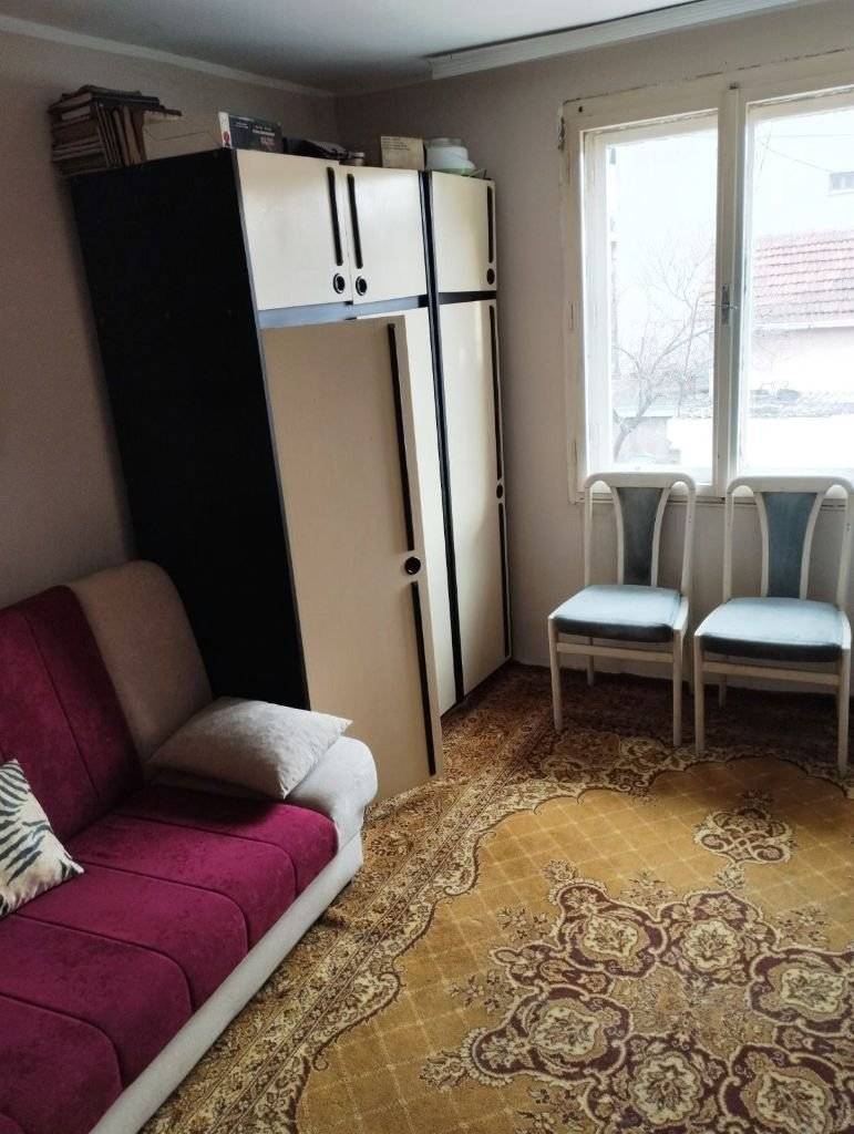 Porodična kuća u širem centru - Više