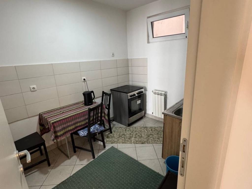 KUHINJA SA TRPEZARIJOM