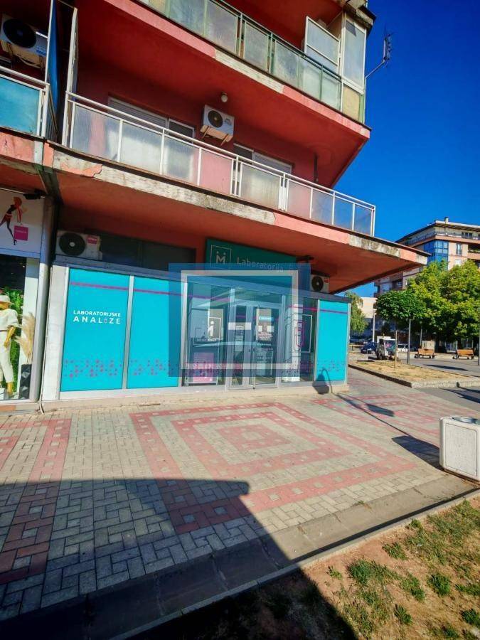 Izdaje se lokal u samom centru - Prikaz 2