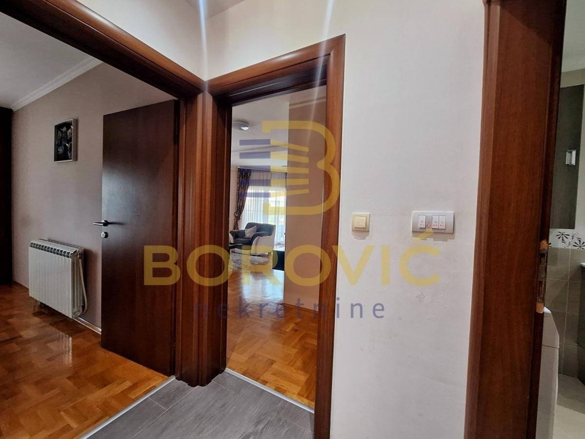Železnik, 347 m², 8 ari placa, lux - Više