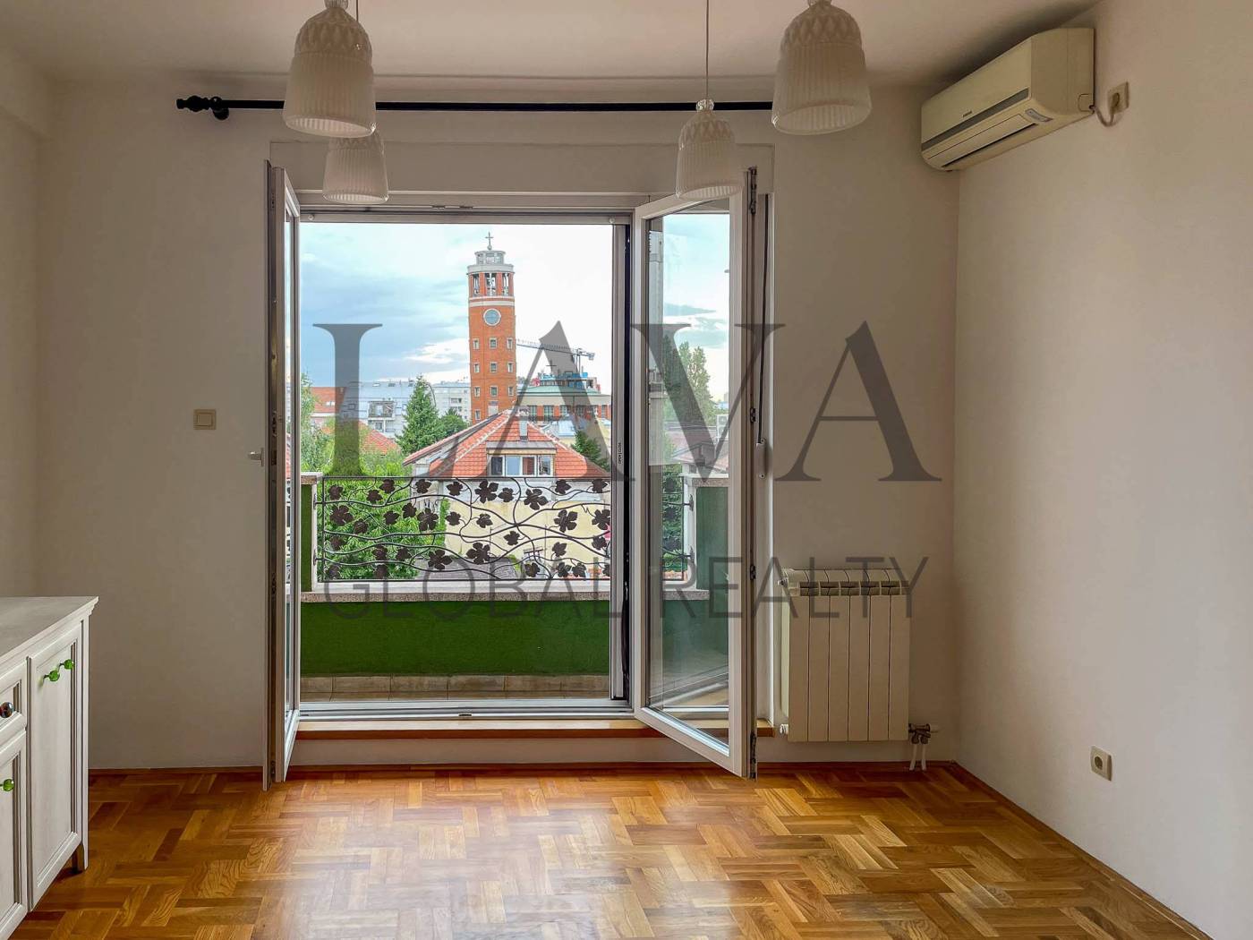 Gvozdićeva 15, Lipov lad, Zvezdara, Beograd - 4