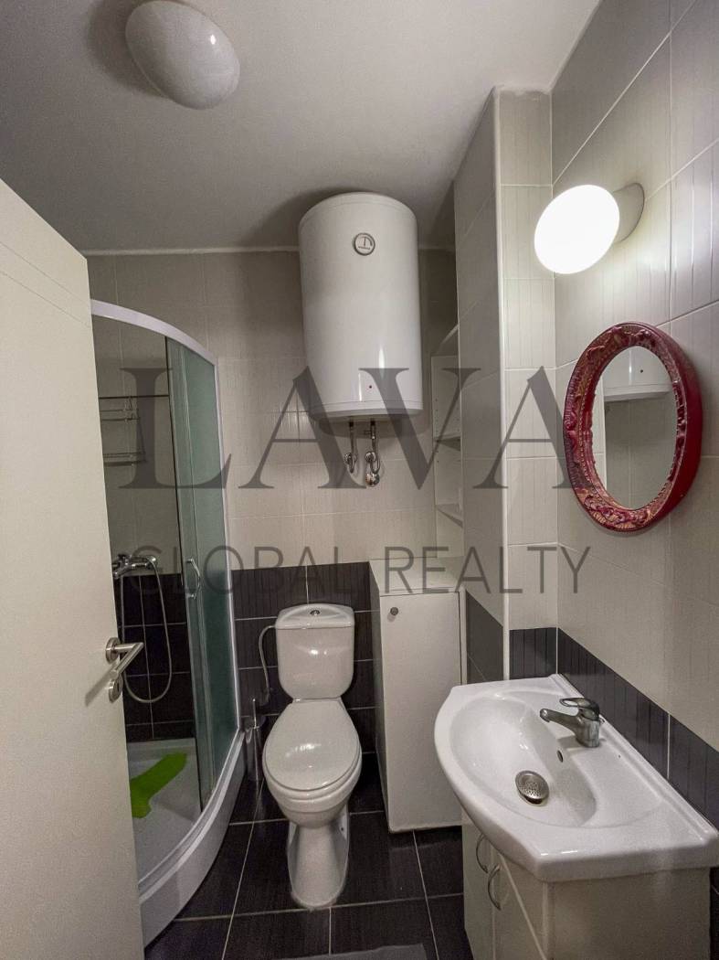 Gvozdićeva 15, Lipov lad, Zvezdara, Beograd - 8