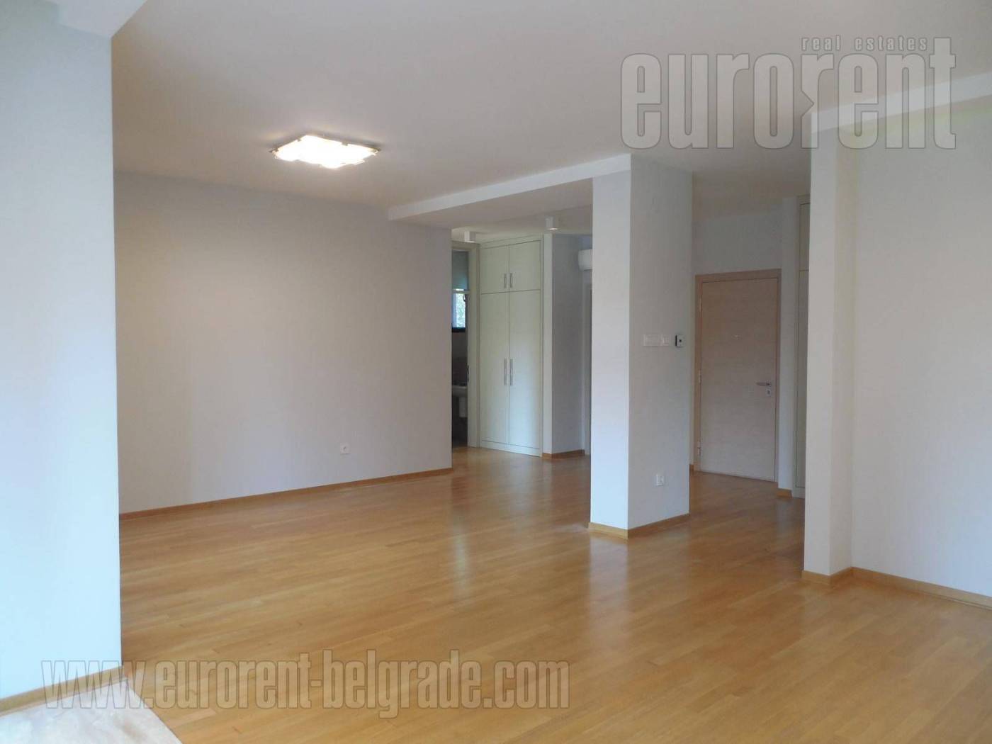 #36637, Izdavanje, Stan, KALENIĆ, 2600 EUR - Prikaz 2
