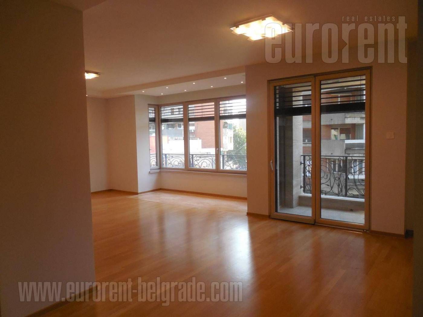 #36637, Izdavanje, Stan, KALENIĆ, 2600 EUR - Prikaz 3