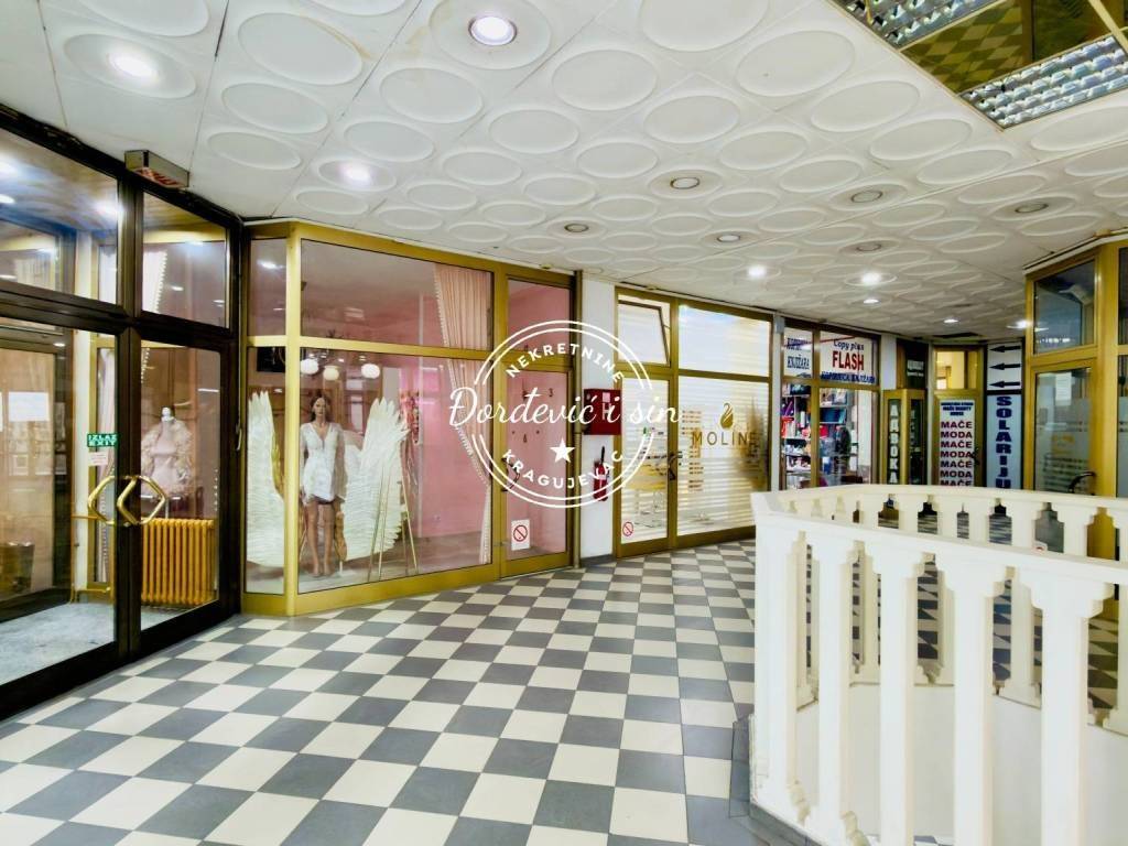 CENTAR TC Radnički Lokal 23 m² - Više