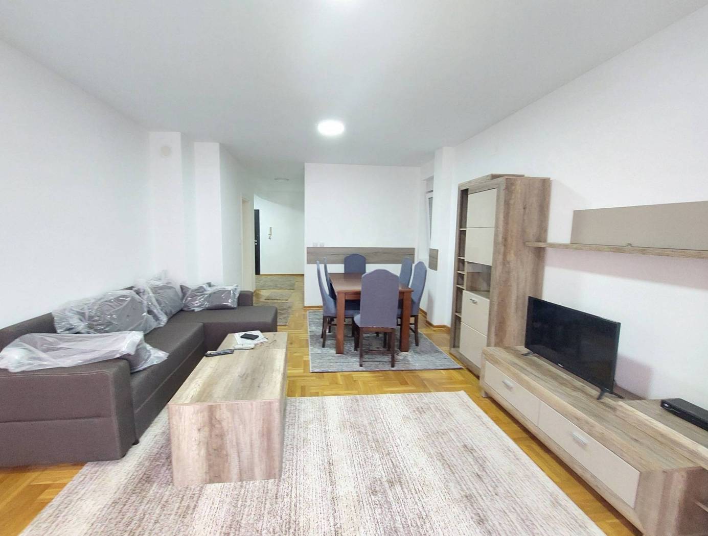 4 stan za izdavanje — Voždovačka crkva - FON - Saobraćajni fakultet, Voždovac, Beograd, 80 m², 850 €