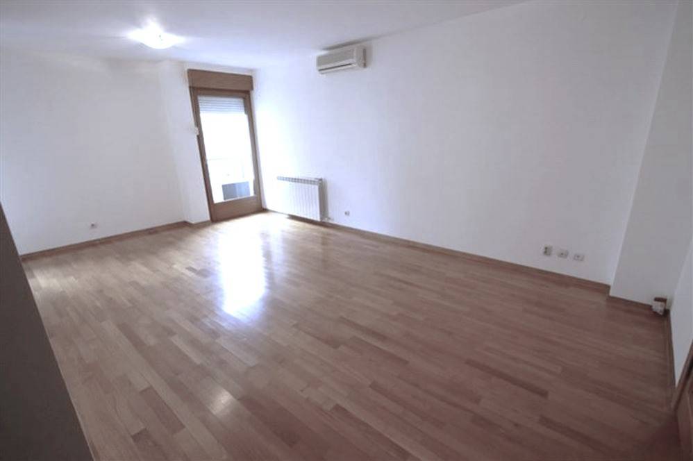 Fotografija stana 3 od 15