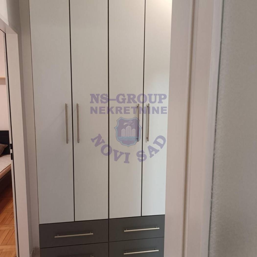Izdaje se lepo namešten dvosoban stan na Novoj Detelinari - Više