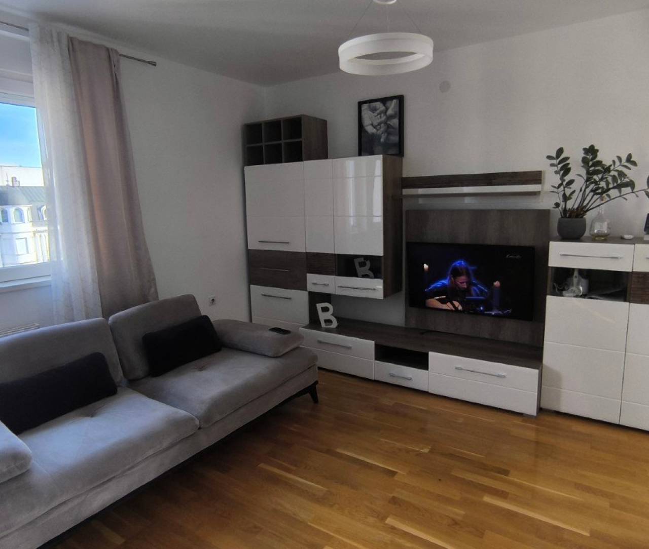 Fotografija stana 1 od 10