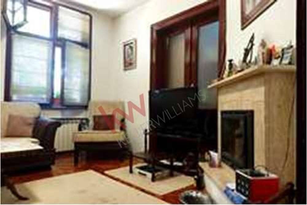 Kuća 9.0, 300 m², Senjačka (Beograd), 980000e - Prikaz 6