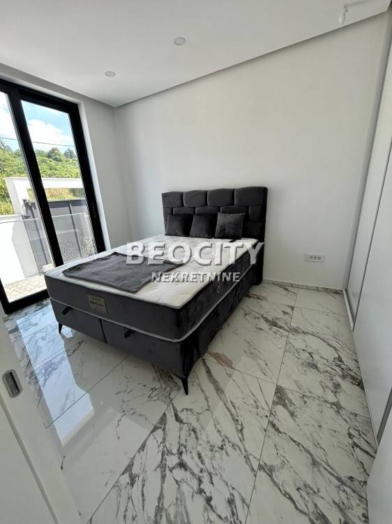 Novi Sad, Sremska Kamenica, , 3.0, 180 m², 2100EUR - Više