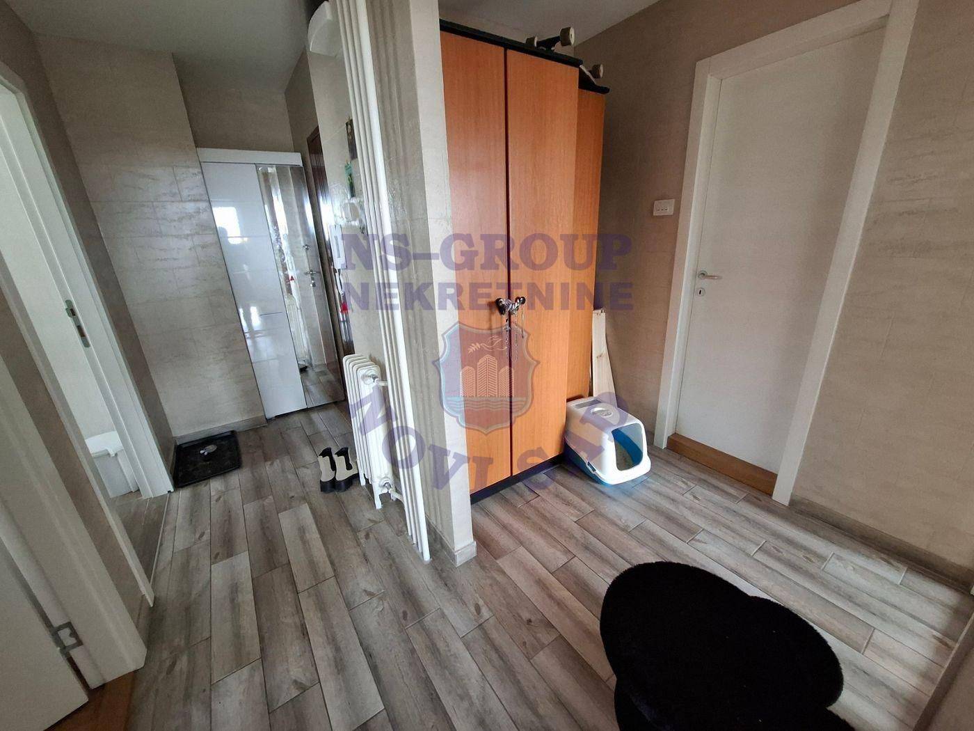 Trosoban stan na Limanu 4, 64 m² - Više