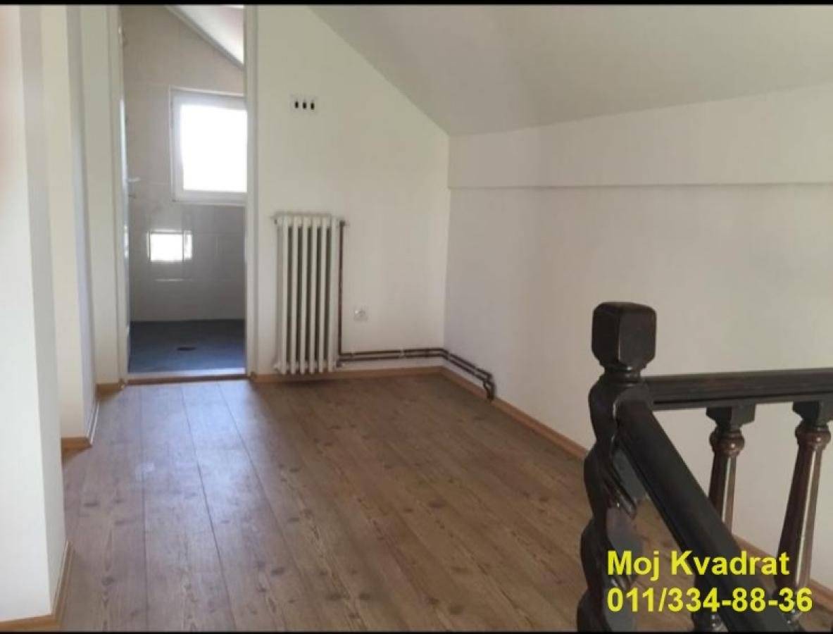 Kuća – Batajnica, Batajnica, Zemun - Više