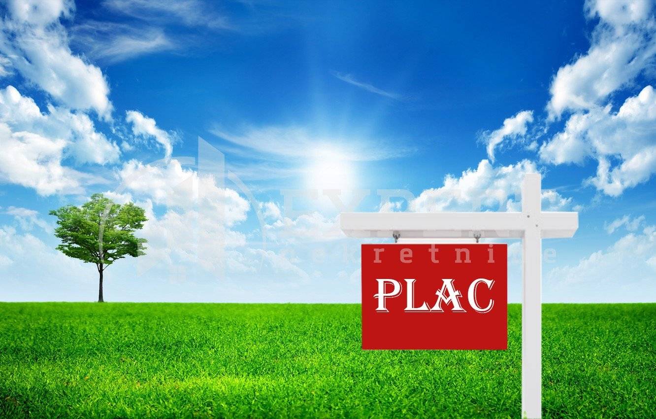 Na prodaju plac, površine 1100 m², Lalinac