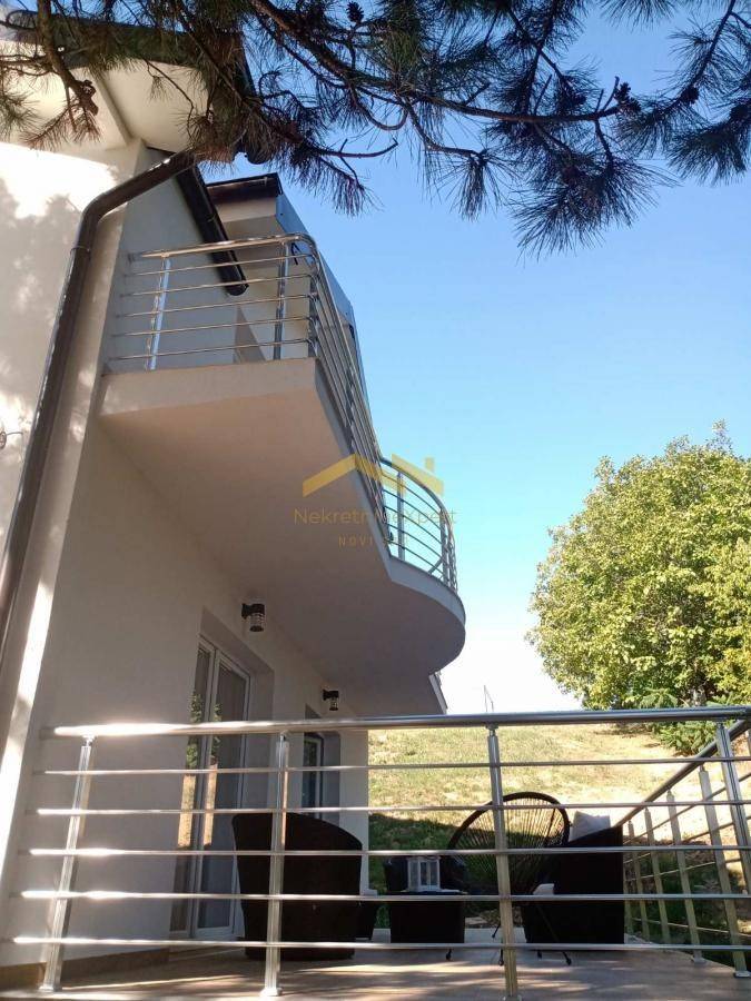LUX KUĆA SA BAZENOM U OAZI MIRA ALIBEGOVAC, 4 KM OD CENTRA NOVOG SADA - Prikaz 6