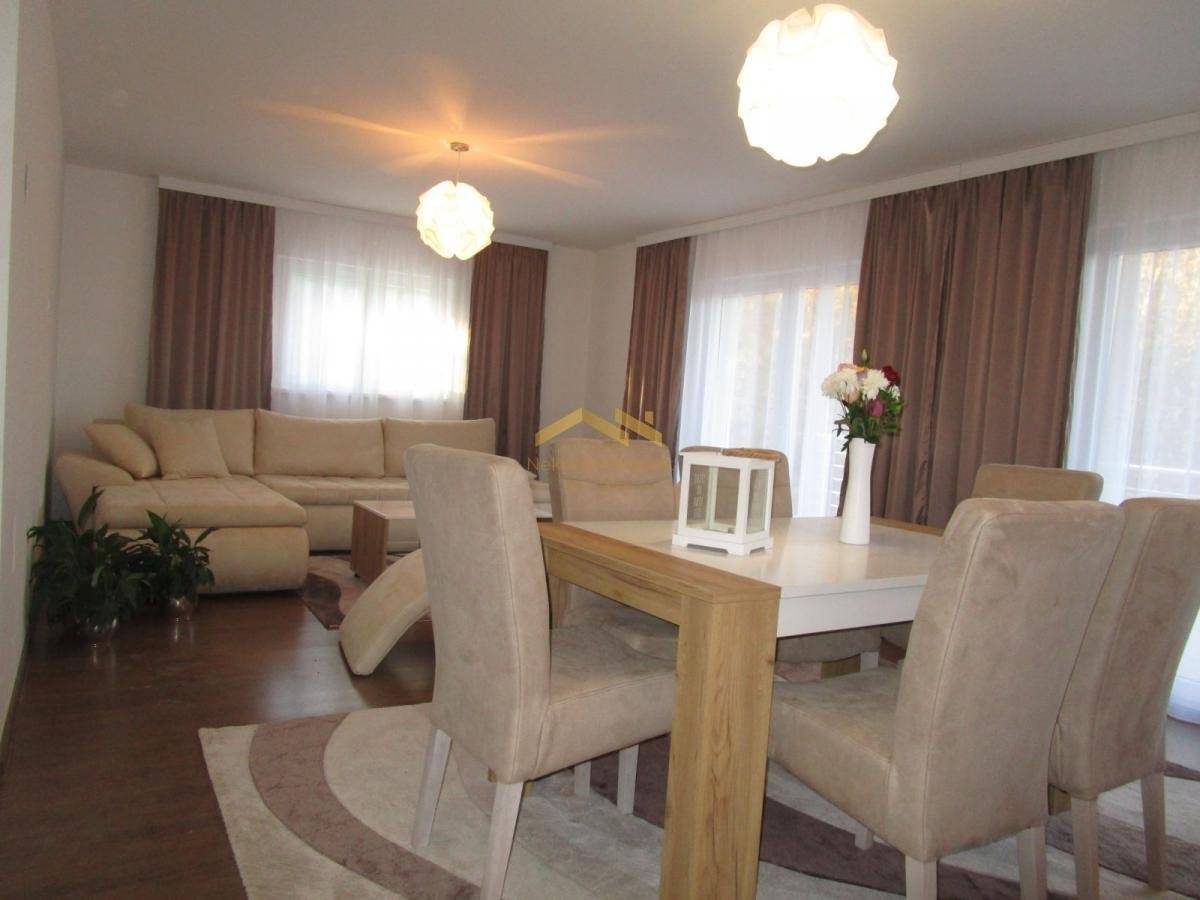 LUX KUĆA SA BAZENOM U OAZI MIRA ALIBEGOVAC, 4 KM OD CENTRA NOVOG SADA - Više