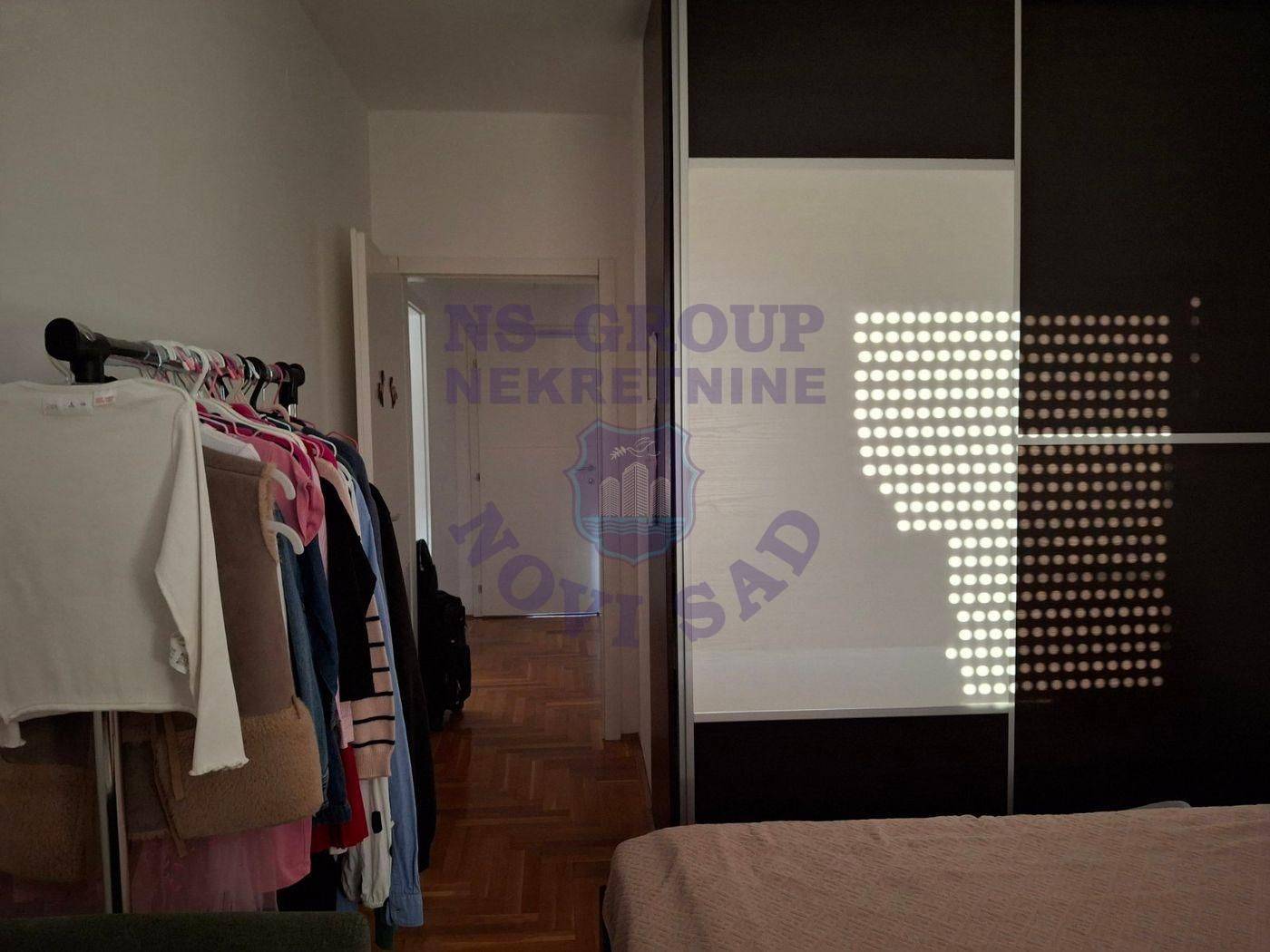 Odlican dvoiposoban stan kod Zeleznicke stanice! - Više