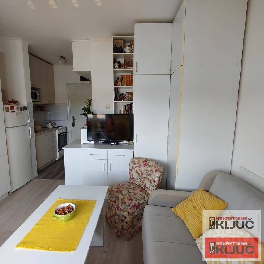 BEOGRADSKI KEJ, 19 m², Garsonjera, Polunameštena - Prikaz 2