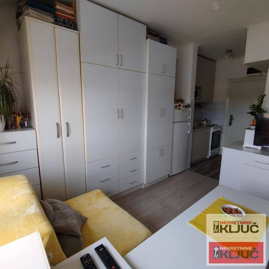 BEOGRADSKI KEJ, 19 m², Garsonjera, Polunameštena - Prikaz 6