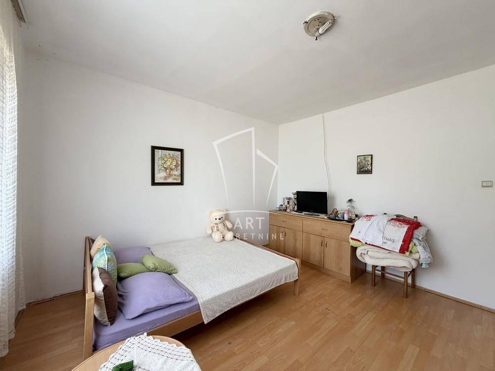 Porodična kuća sa 4 ara placa ID#15647 - Prikaz 5