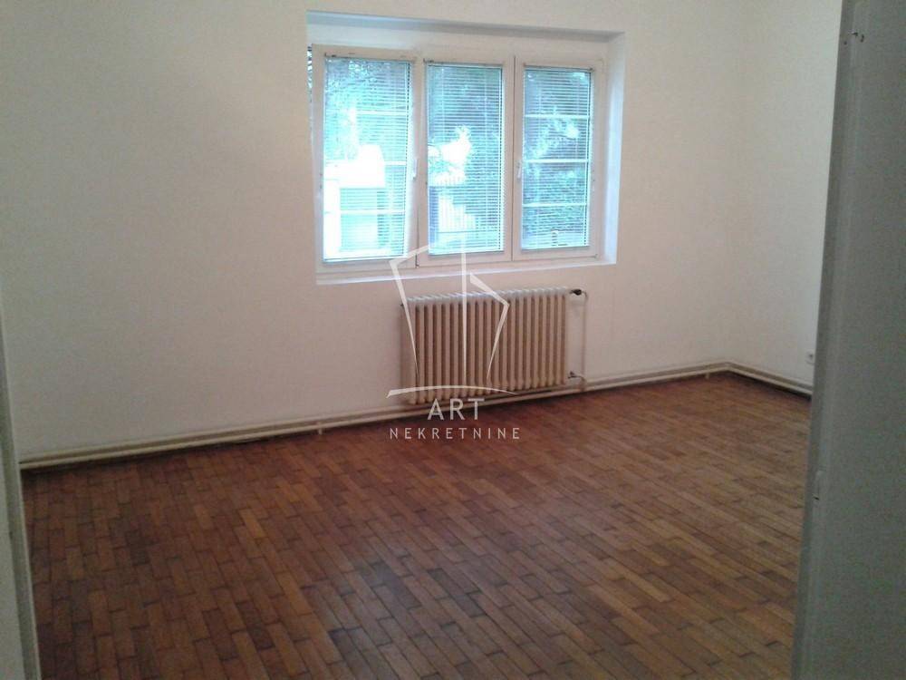 Stan – Gradska opština Čukarica, Banovo brdo, Čukarica - Više
