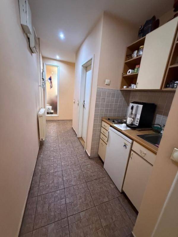 Banovo Brdo-Požeška-Poslovni prostor-137 m²-Uknjižen ID#3243 - Više