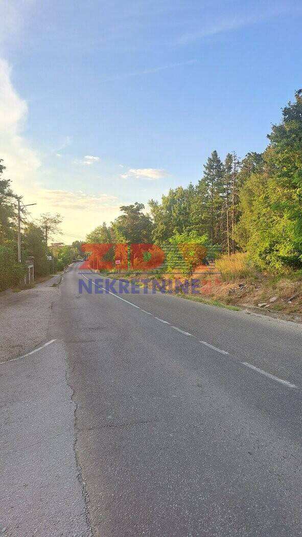 Pinosava, centar, Odličan građevinski plac pored puta - Prikaz 2