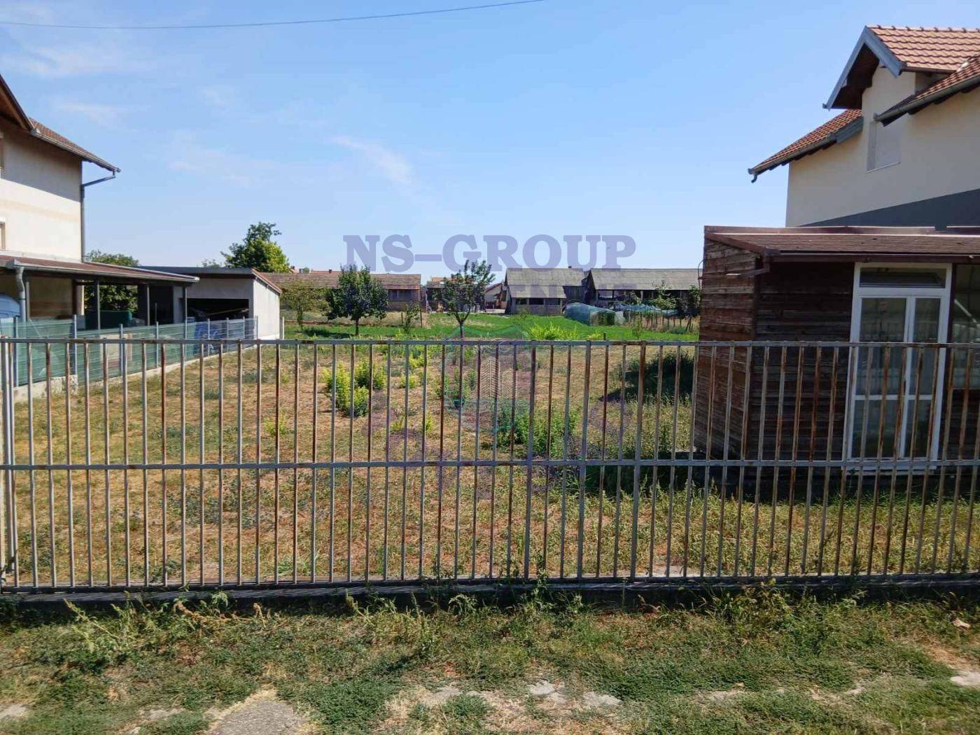 Plac 685 m² odlično pozicioniran i dobrih dimenzija - Prikaz 3
