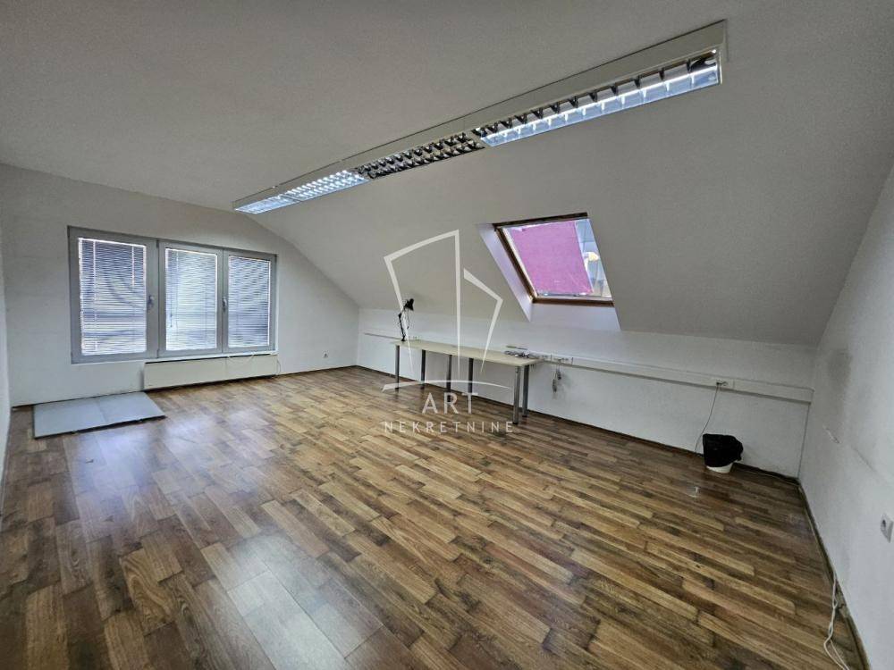 Poslovni prostor 230 m² + rack ormar ID#12996 - Prikaz 2