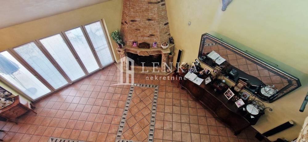 Kuća – Gradska opština Zemun, Zemun - Više