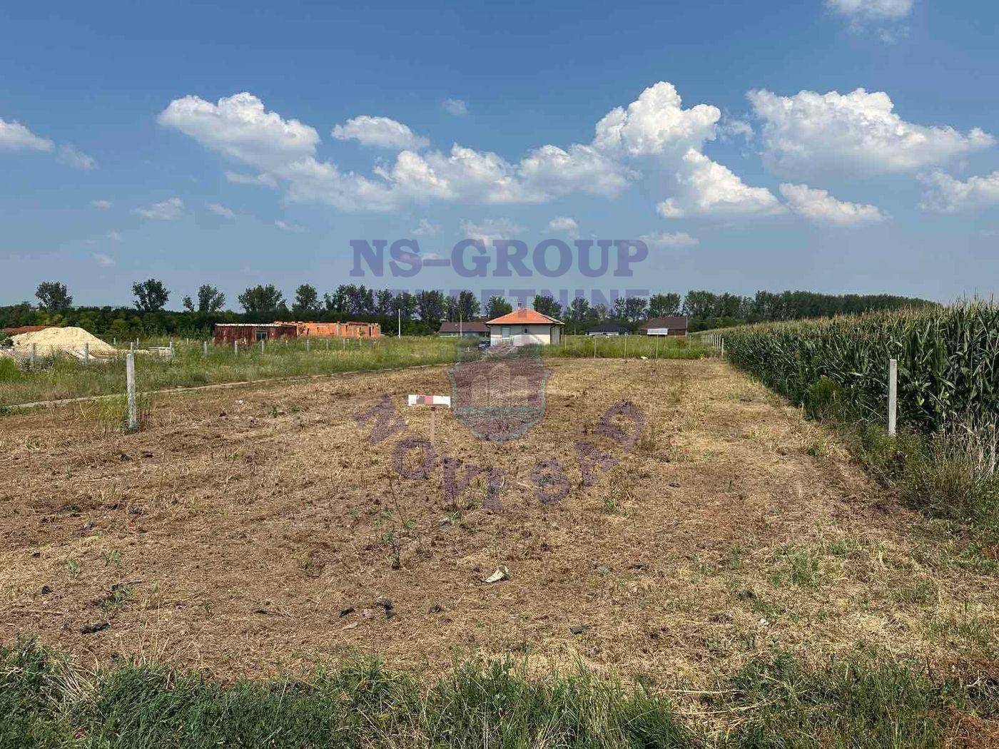 Plac 593 m² Rumenka - Prikaz 2