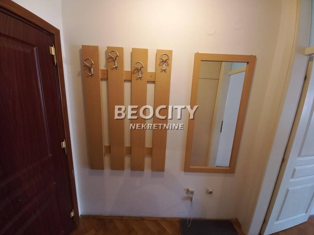 Stan – Novi Sad, MZ Žitni trg, Južnobački upravni okrug - Više