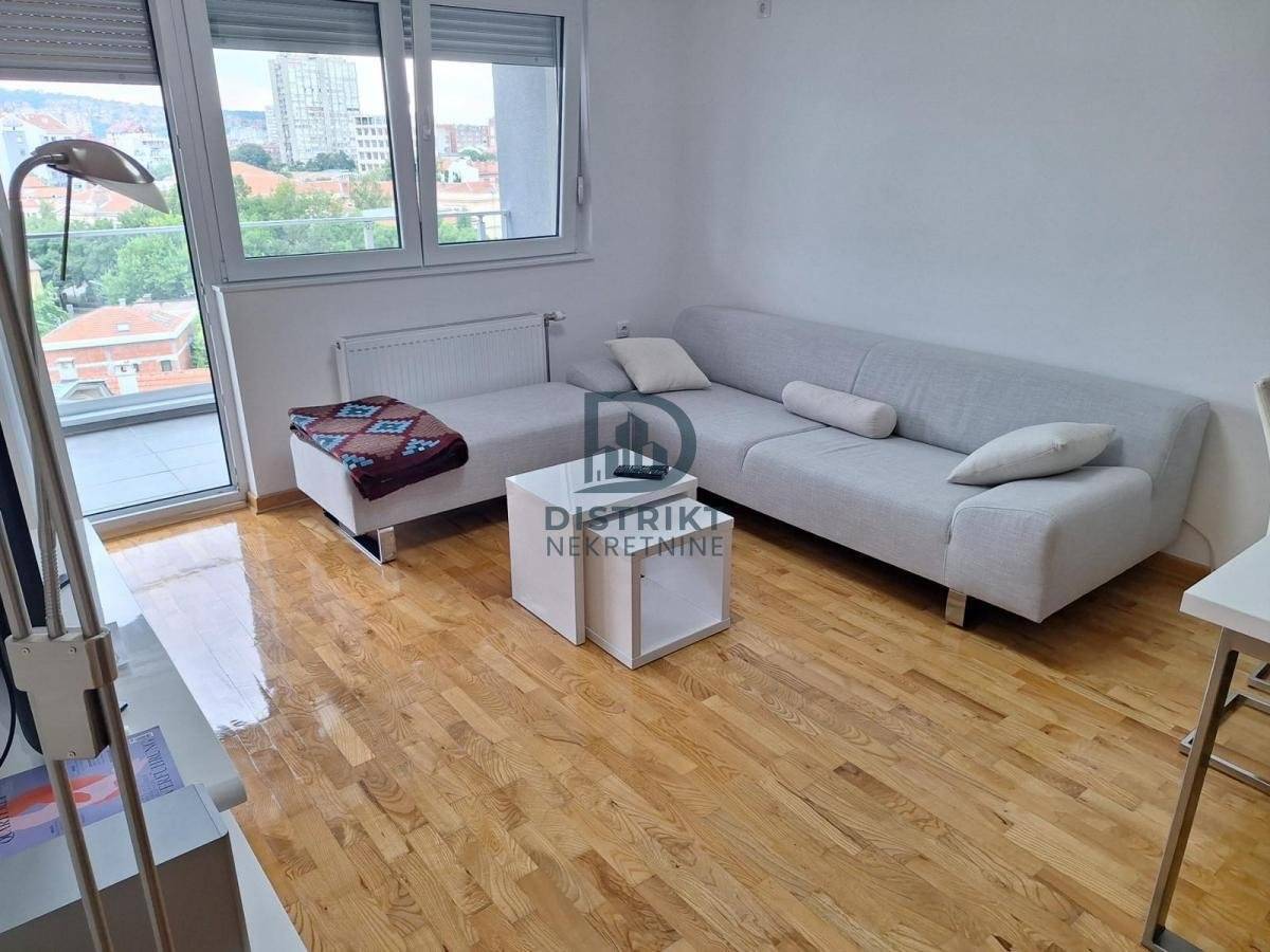 Stan – Niš, Crveni pevac, Medijana - Više