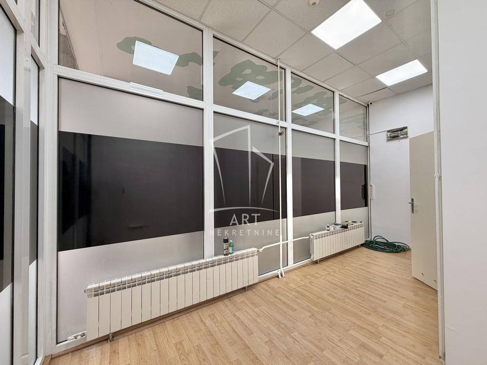 35 m², Lokal/PP, uni.naselje, Novi Merkator ID#15699 - Više