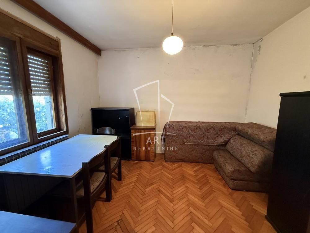 Kuća – Opština Stara Pazova, Stari Banovci - Više