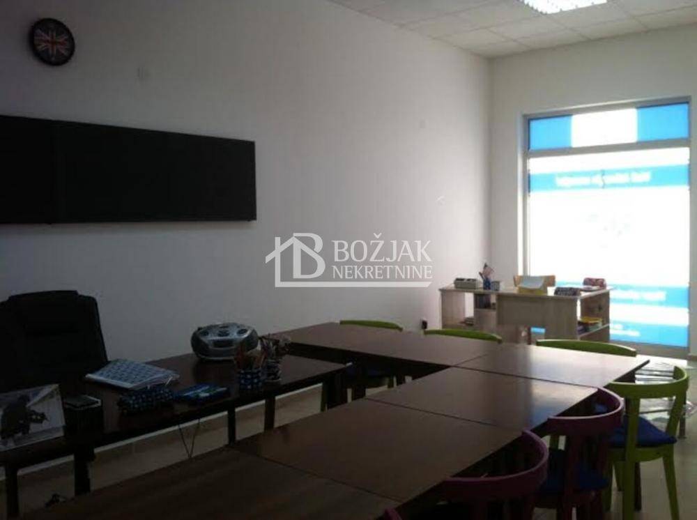 Poslovni prostor, 68 m²