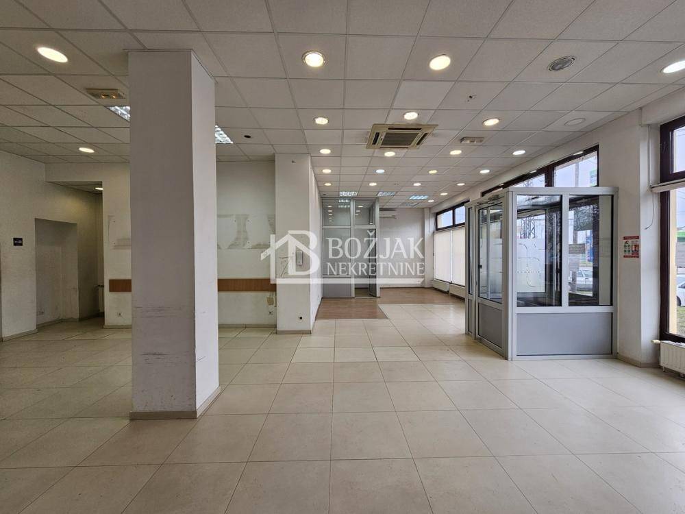 Poslovni prostor, 190 m²