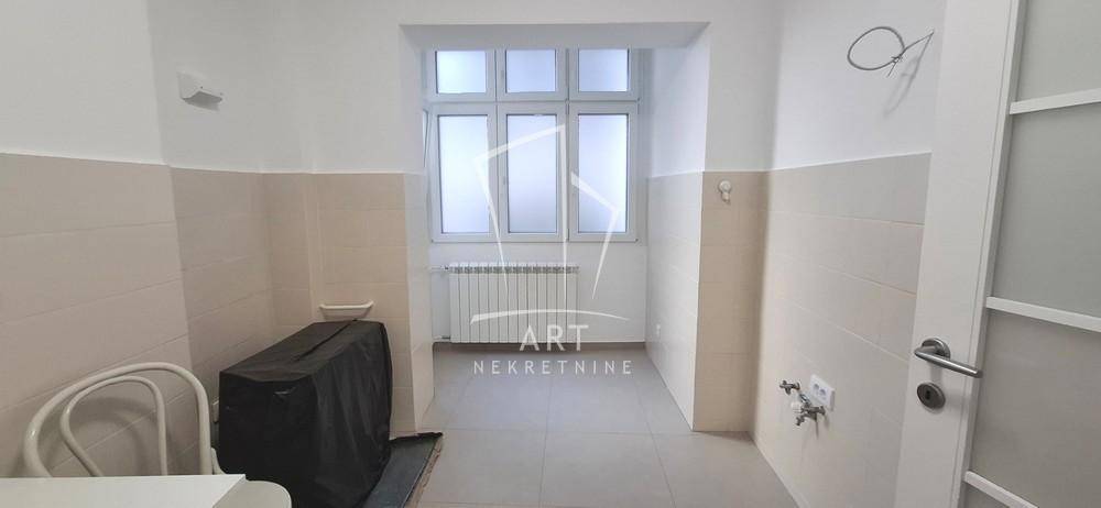 Renoviran i svetao PP 60 m²+terasa, Svetogorska ulica ID#16419 - Više