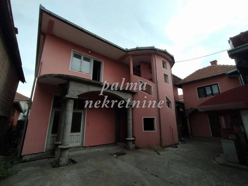 Casa, 294 m², terreno 294 m²