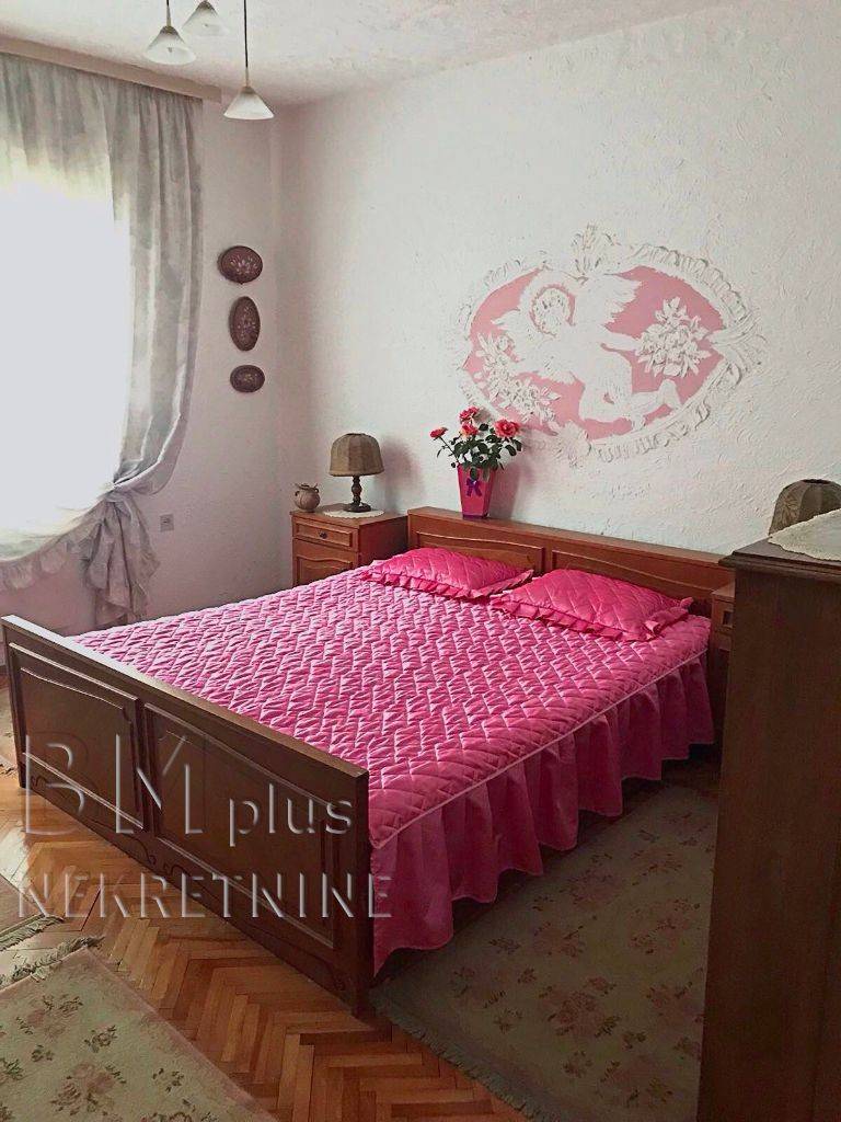 Kuća – Niš, Crveni Krst - Više